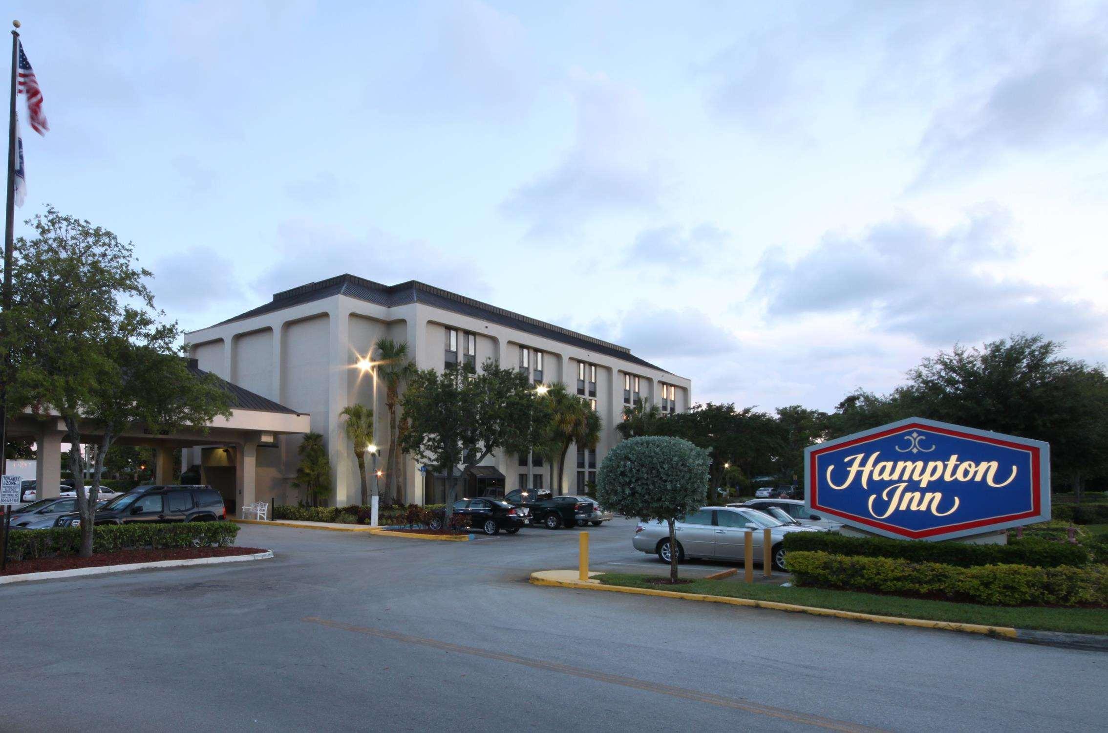 Hampton Inn Ft. Lauderdale-Cypress Creek Форт-Лодердейл Экстерьер фото