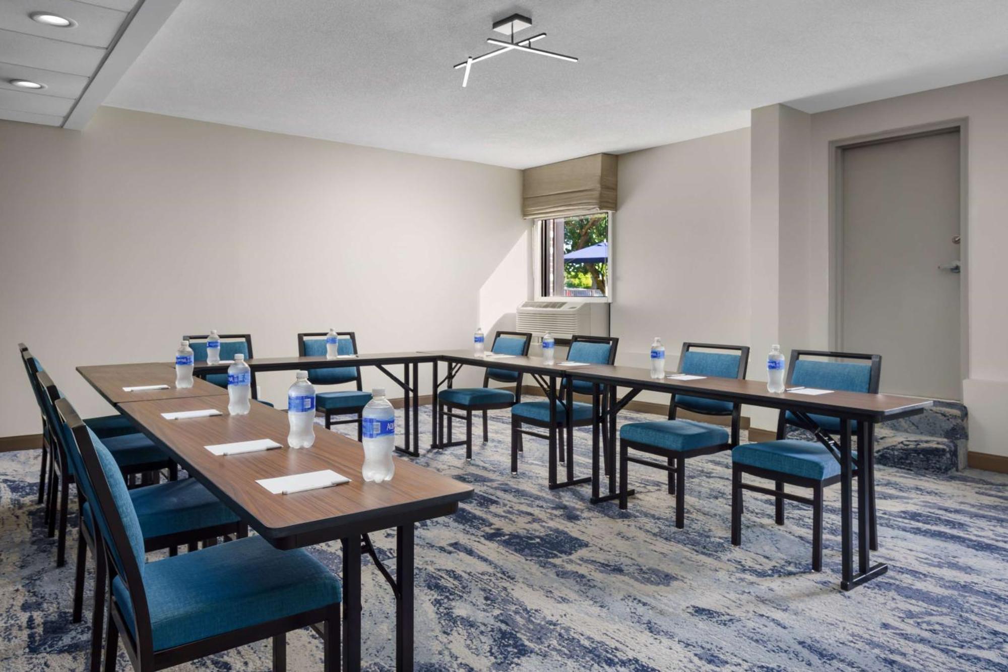 Hampton Inn Ft. Lauderdale-Cypress Creek Форт-Лодердейл Экстерьер фото